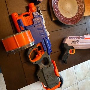 Nerf elite hyper fire with no bullets included used really good condition.